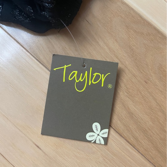 Holiday new years NWT Taylor black dress with pockets! - Picture 13 of 17